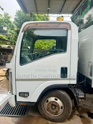 Isuzu Freezer 2013 Lorry (Used)