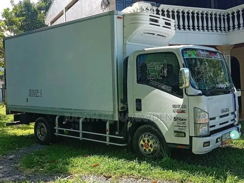 Isuzu Freezer 2011 Lorry (Used)
