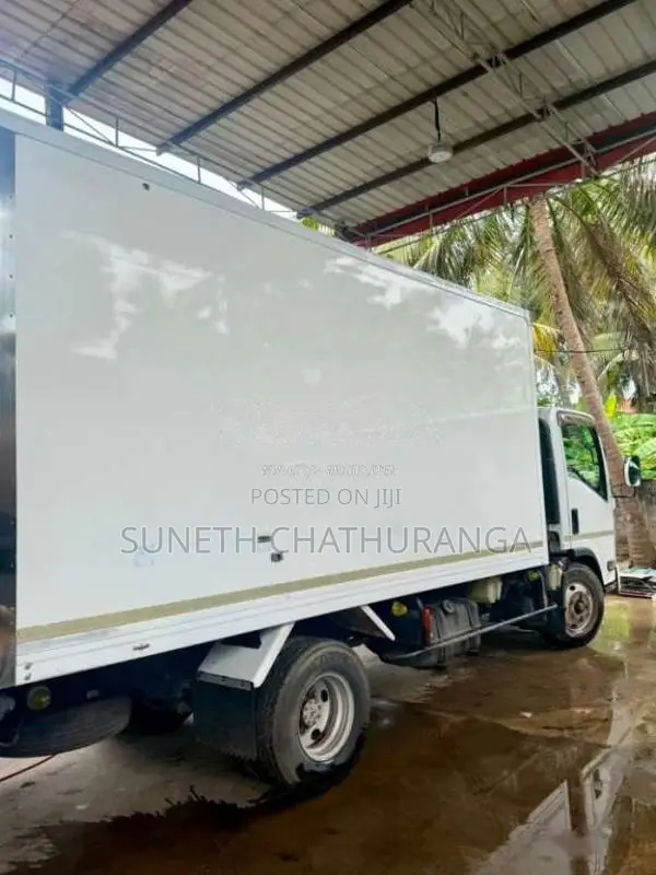 Isuzu Freezer 2013 Lorry (Used)