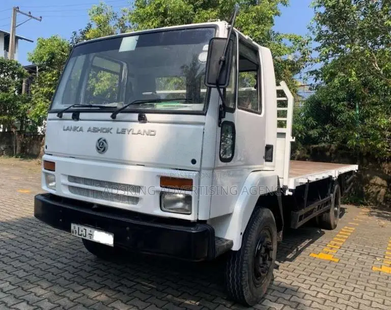 Ashok-Leyland E-Comet 1112 19 Feet Flatbed 2011 Lorry (Used)