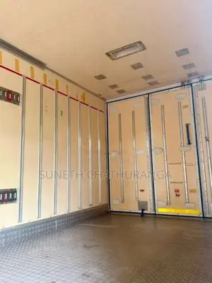 Isuzu Freezer 2013 Lorry (Used)