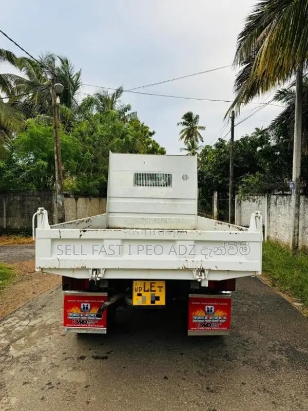 Isuzu Tipper 2001 Lorry (Used)