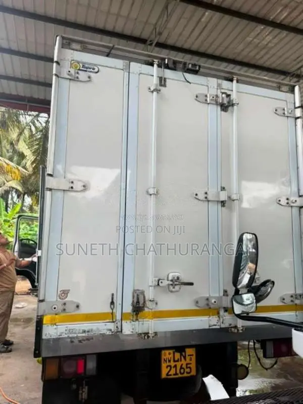 Isuzu Freezer 2013 Lorry (Used)