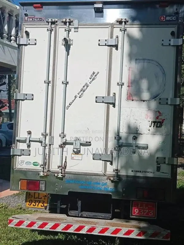 Isuzu Freezer 2011 Lorry (Used)