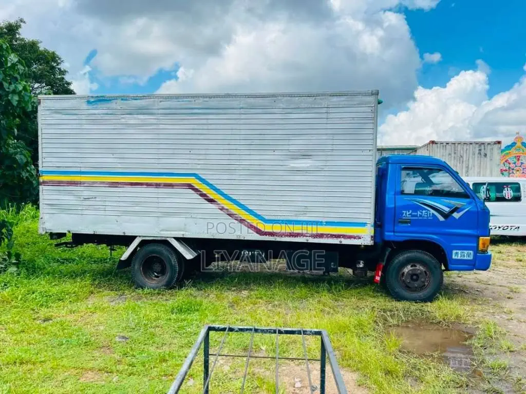 Isuzu ELF 1985 Lorry (Used)