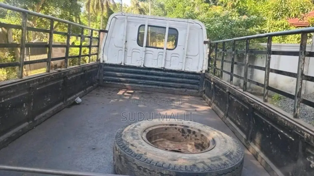 Isuzu NHR 1985 Lorry (Used)