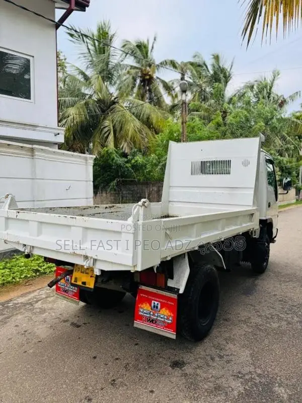 Isuzu Tipper 2001 Lorry (Used)