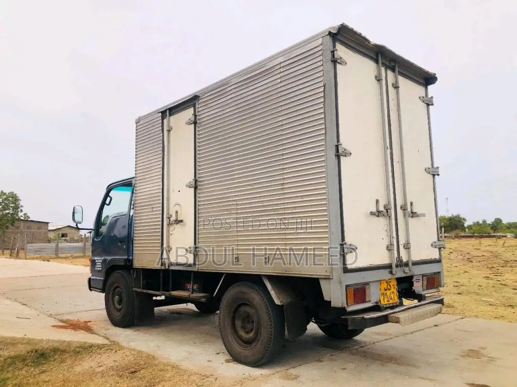 Isuzu NKR 1999 Lorry (Used)