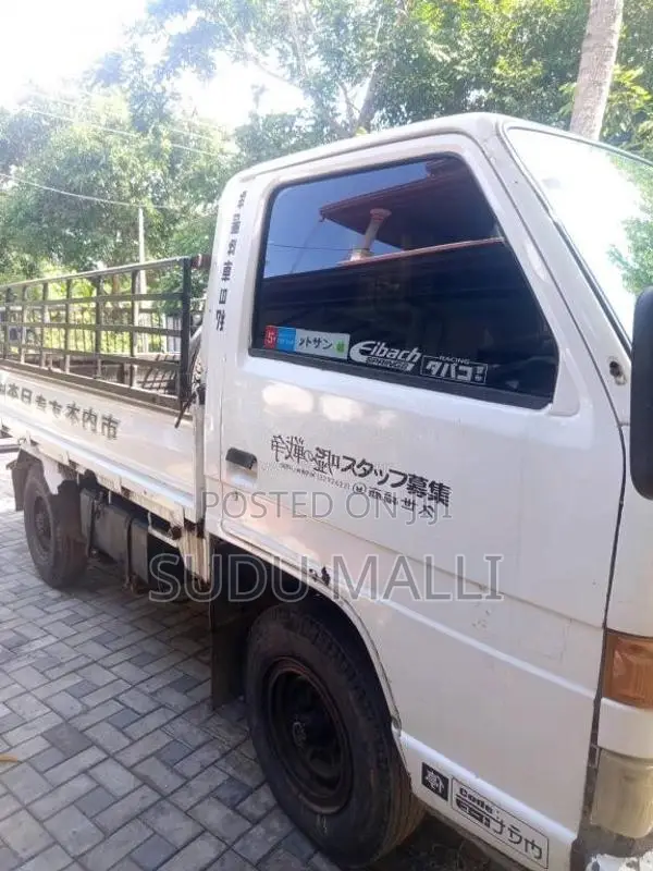 Isuzu NHR 1985 Lorry (Used)