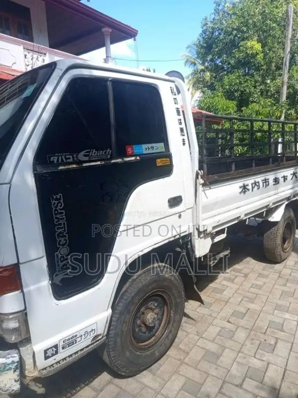 Isuzu NHR 1985 Lorry (Used)