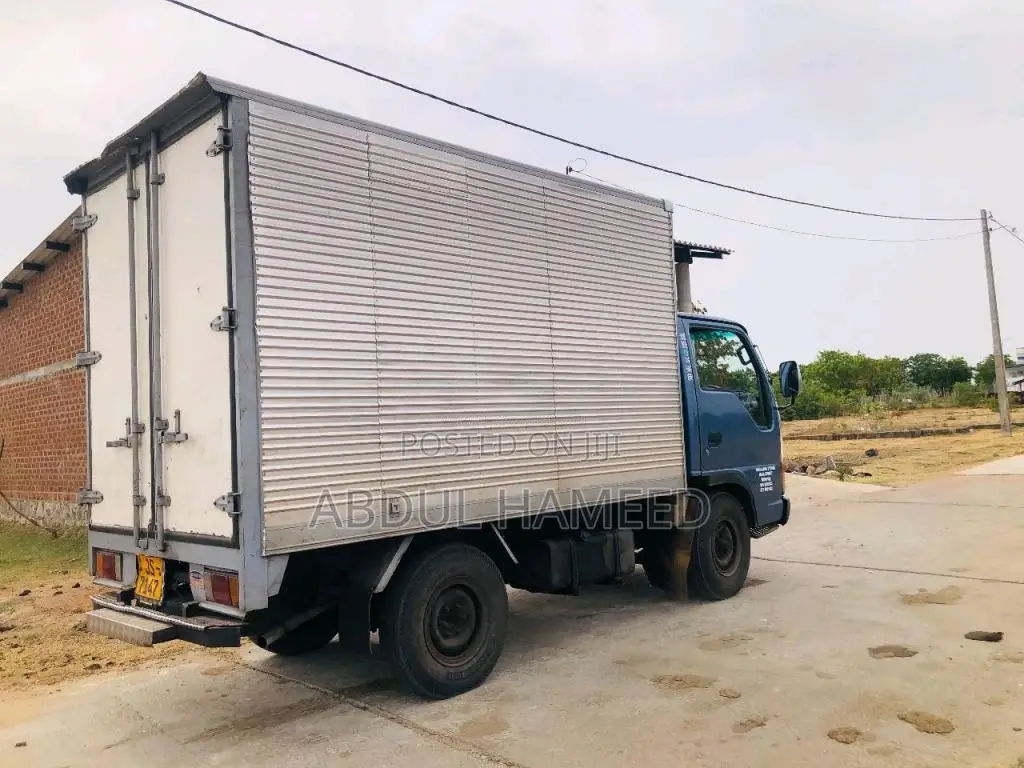 Isuzu NKR 1999 Lorry (Used)