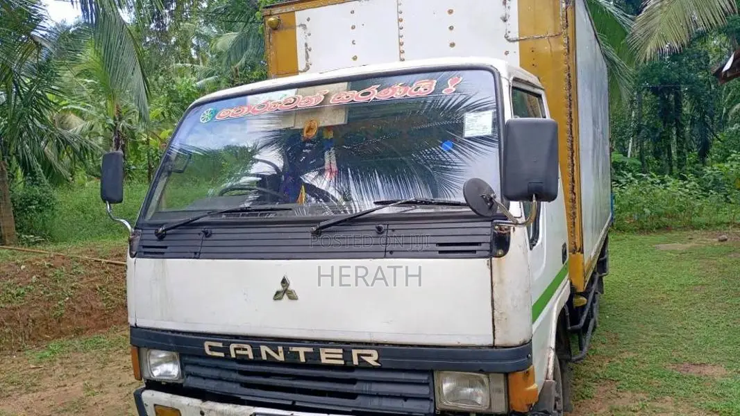Eicher Mitsubishi 1995 Lorry (Used)