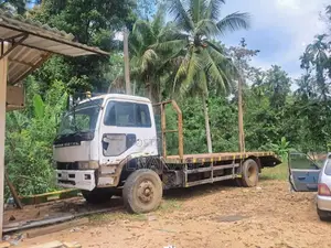 Nissan Nissan 1990 Lorry (Used)