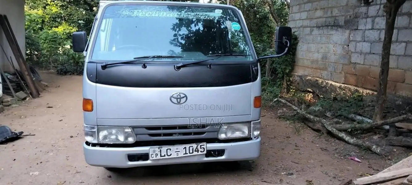 Toyota Dyna 2001 Lorry (Used)