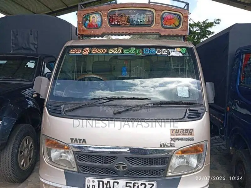 Tata Dimo Batta 2015 Lorry (Used)