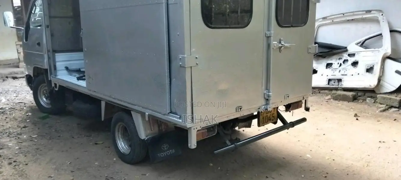 Toyota Dyna 2001 Lorry (Used)