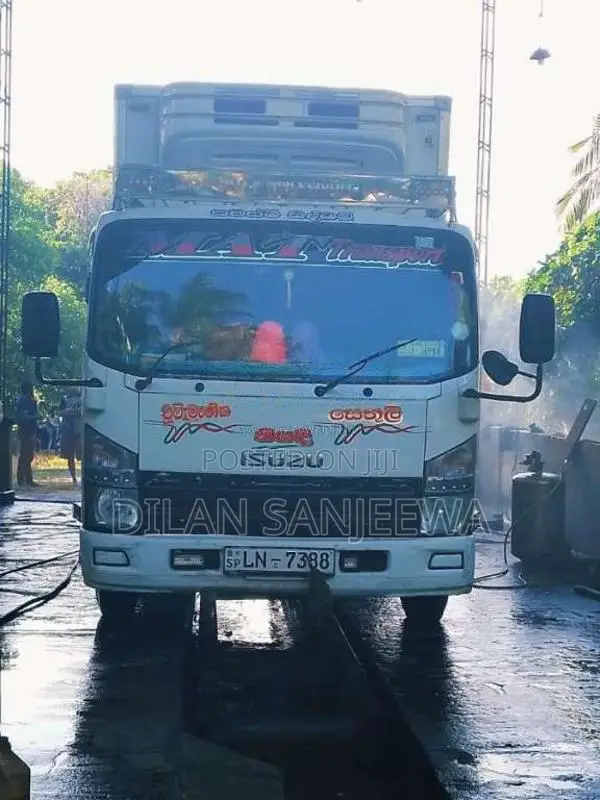 Isuzu NPR 85 2010 Lorry (Used)