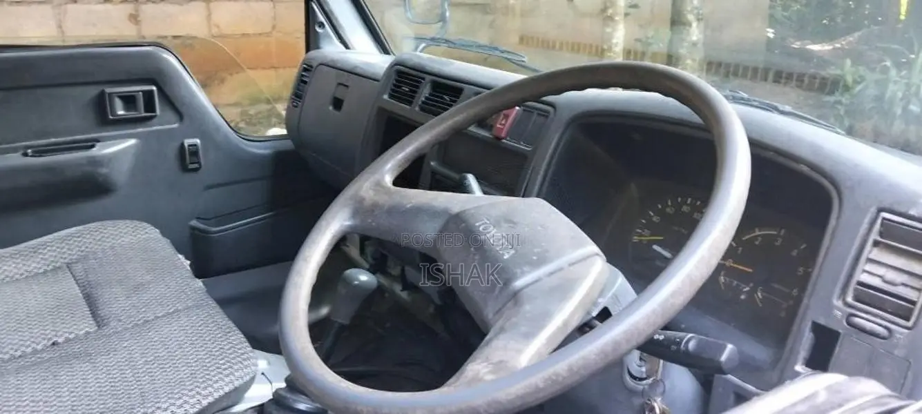 Toyota Dyna 2001 Lorry (Used)