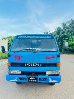 Isuzu ELF 250 10.5 1980 Lorry (Used)