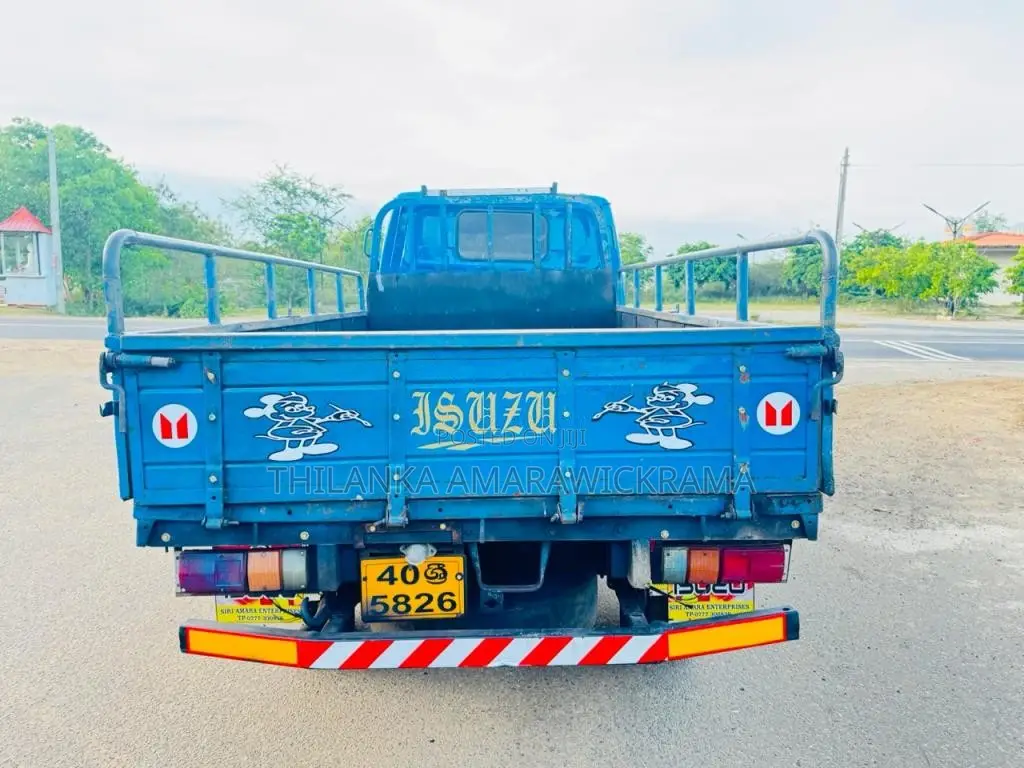 Isuzu ELF 250 10.5 1980 Lorry (Used)