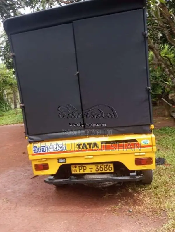 Tata Dimo Batta 2010 Lorry (Used)