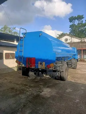 Isuzu Forward 1982 Lorry (Used)