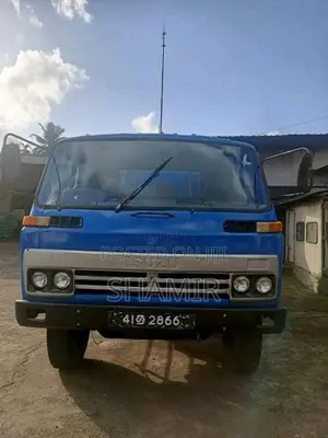 Isuzu Forward 1982 Lorry (Used)