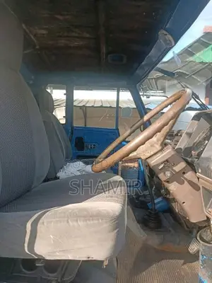 Isuzu Forward 1982 Lorry (Used)