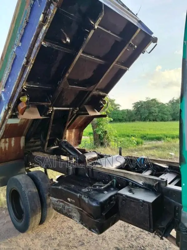 Mitsubishi Canter Tipper 1993 Lorry (Used)