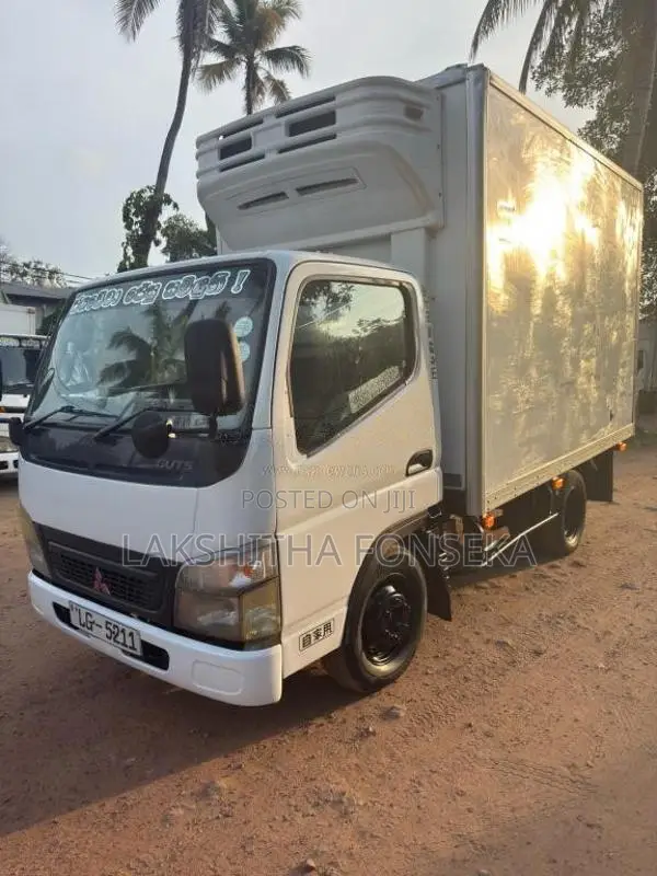 Mitsubishi Canter 2011 Lorry (Used)
