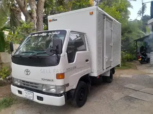 Toyota Dyna 2000 Lorry (Used)