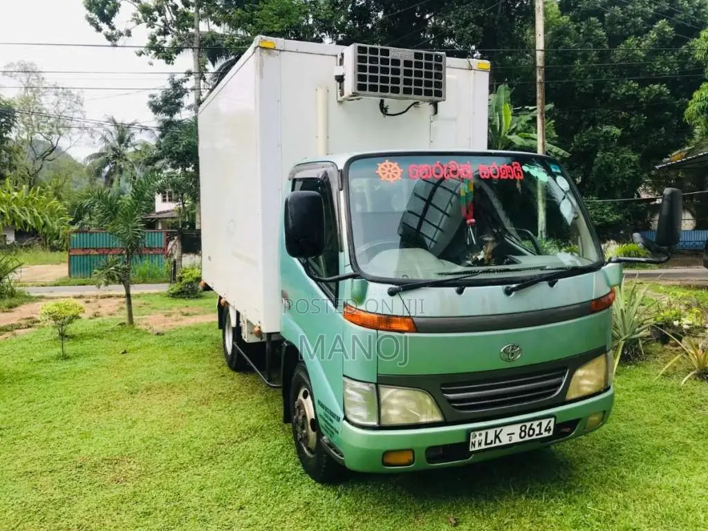 Toyota Dyna 2009 Lorry (Used)
