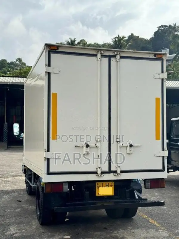 Isuzu NKR 2003 Lorry (Used)