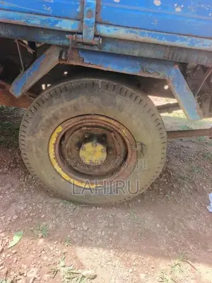 Isuzu ELF 1980 Lorry (Used)