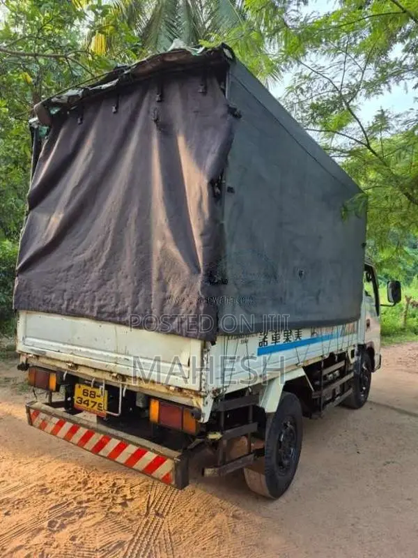 Isuzu ELF 1993 Lorry (Used)