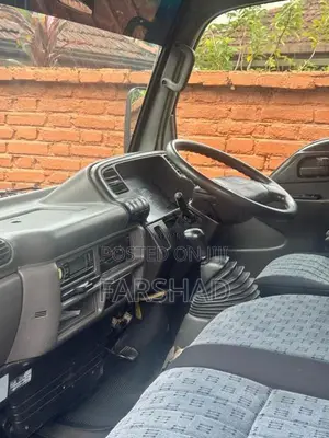 Isuzu NKR 2004 Lorry (Used)