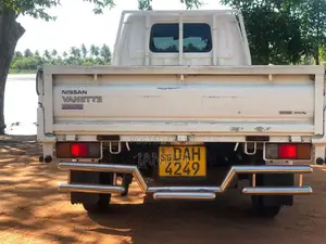 Nissan Vanette 2015 Lorry (Used)