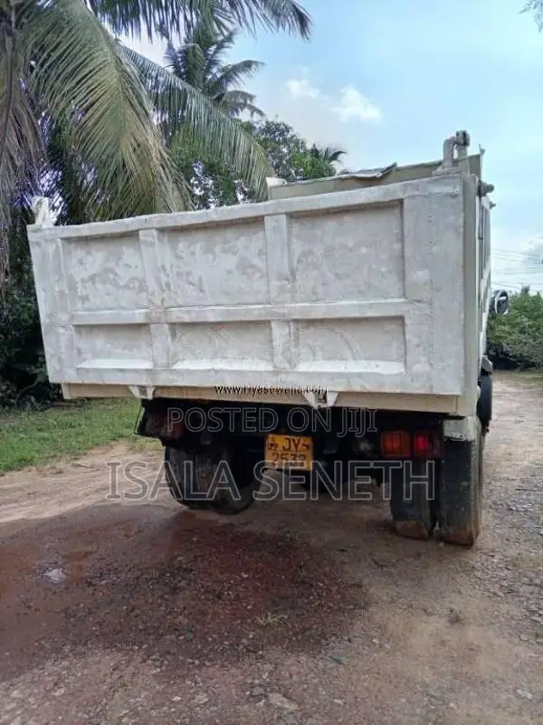 Mitsubishi Fuso 1999 Lorry (Used)