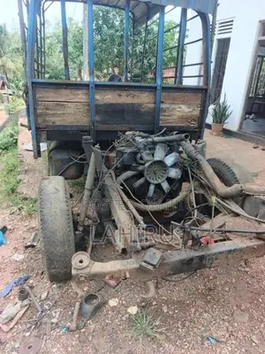 Isuzu ELF 1980 Lorry (Used)