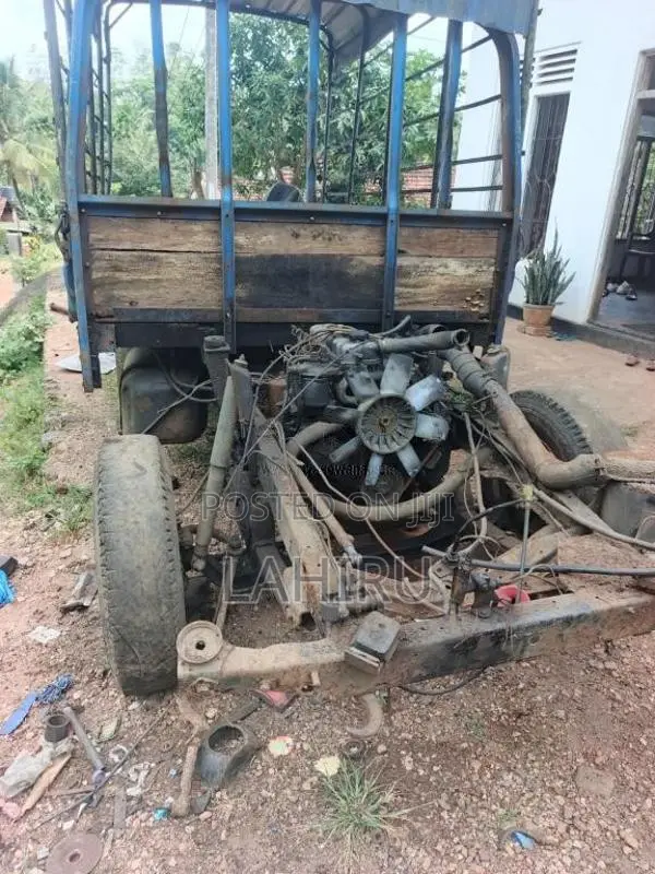 Isuzu ELF 1980 Lorry (Used)