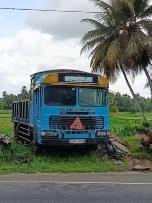 Ashok-Leyland Comet Super 2006 Lorry (Used)