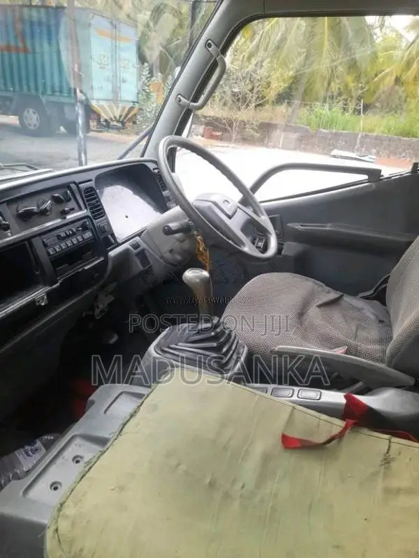 Mitsubishi Canter 2018 Lorry (Used)