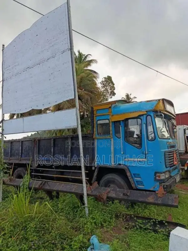 Ashok-Leyland Comet Super 2006 Lorry (Used)
