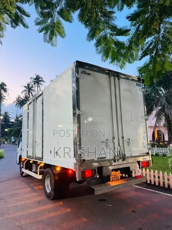 Isuzu ELF Freezer 2006 Lorry (Used)