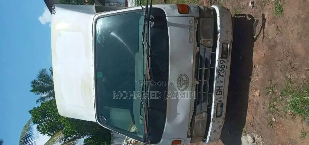 Toyota Dyna 1977 Lorry (Used)