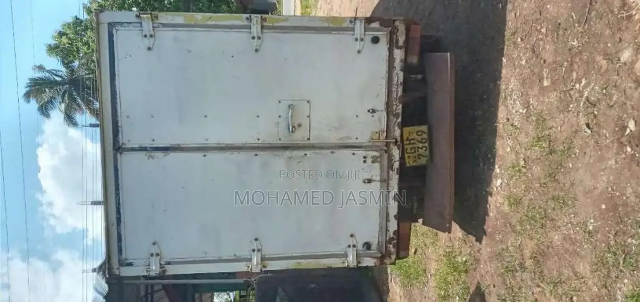 Toyota Dyna 1977 Lorry (Used)