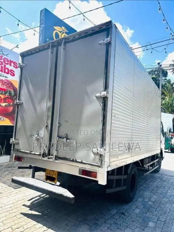 Mitsubishi Canter 2012 Lorry (Used)