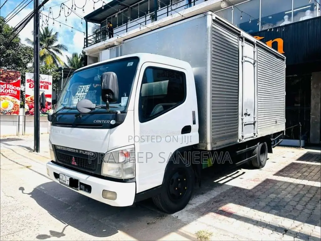 Mitsubishi Canter 2012 Lorry (Used)