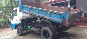 Isuzu ELF TIPPER 1981 Lorry (Used)