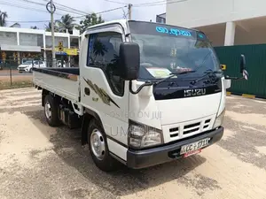 Isuzu NKR 10.5ft 2004 Lorry (Used)